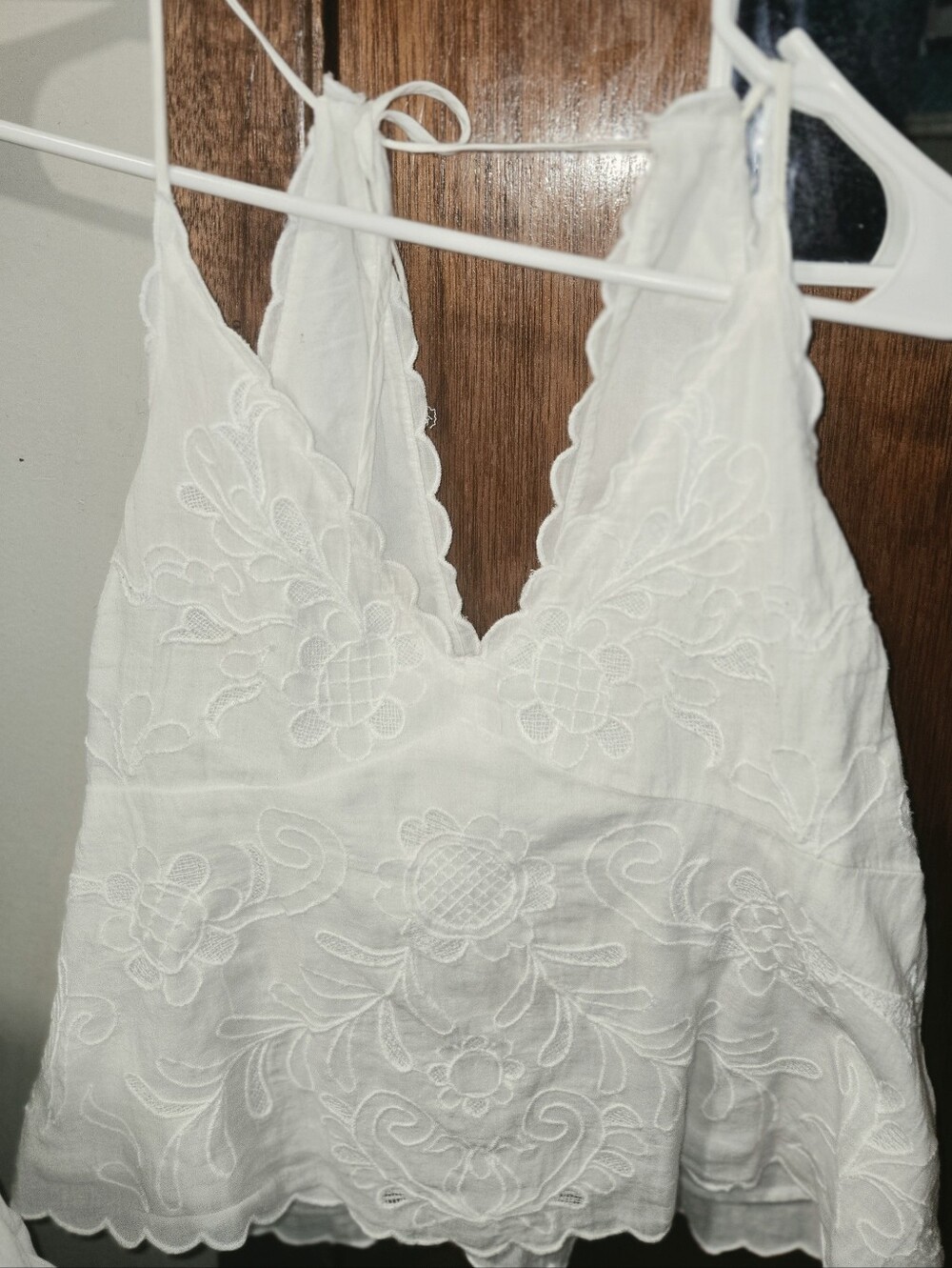American Eagle Outfitters White Embroidered Lace Trim Camisole Small